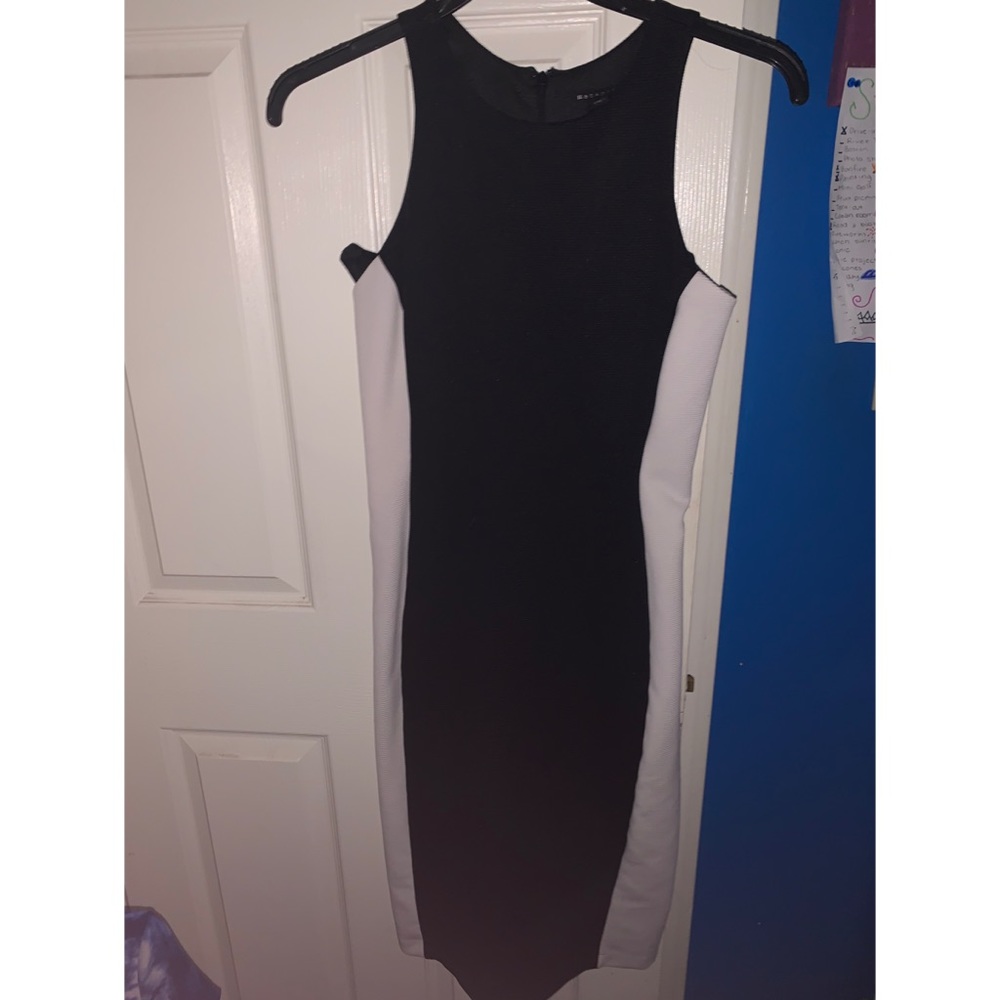 Black and white curvy/slimming dress